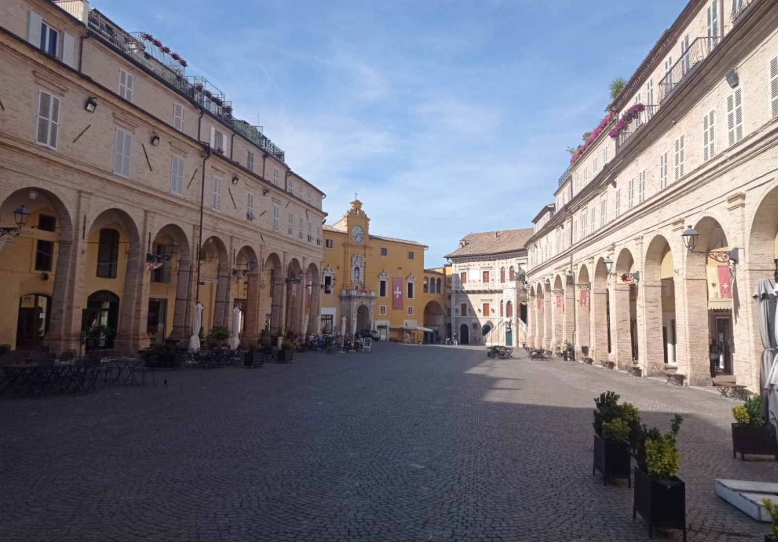 Piazza del Popolo, Fermo
