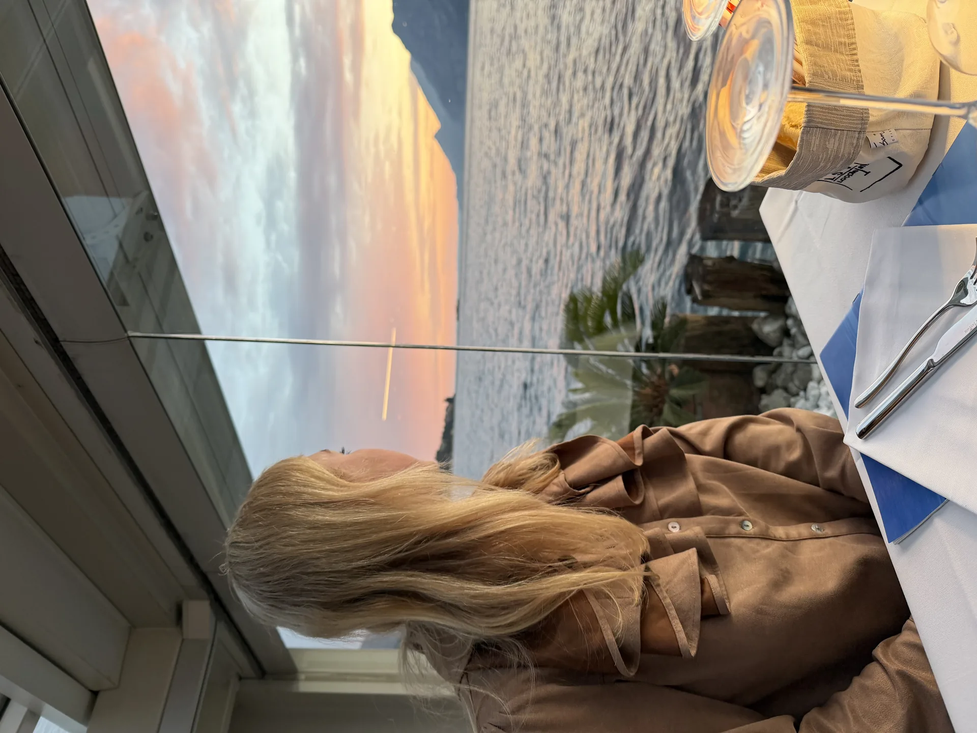 Daphne bij zonsondergang aan het Gardameer